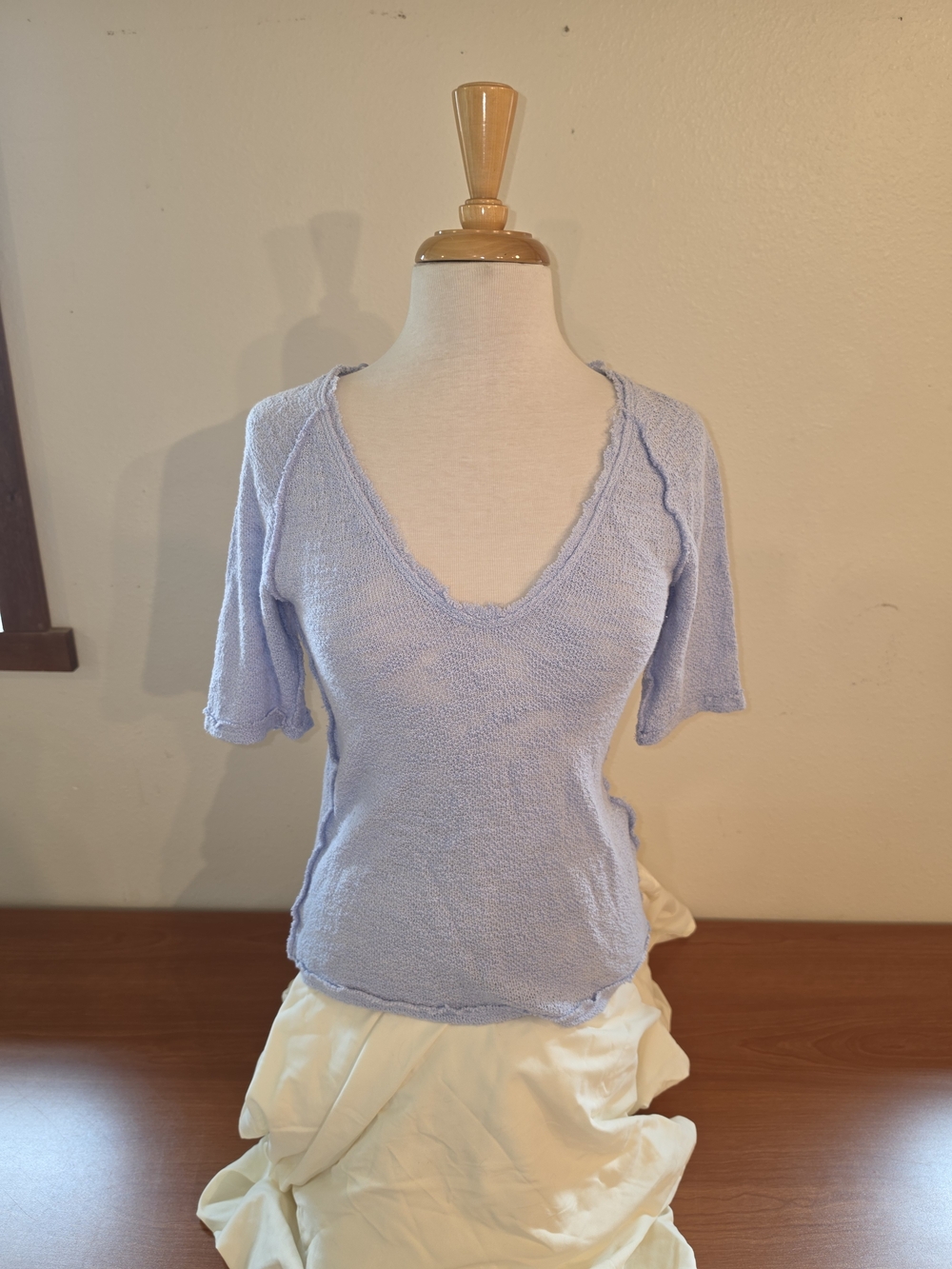 We The Free Light Lavender V-Neck Short Sleeve Knit Top